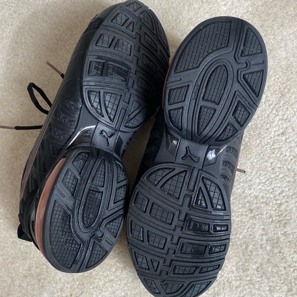 PUMA Voltaic Evo Sneaker Black & Rose Gold Women Athletic Shoes Size 8 - Picture 6 of 7